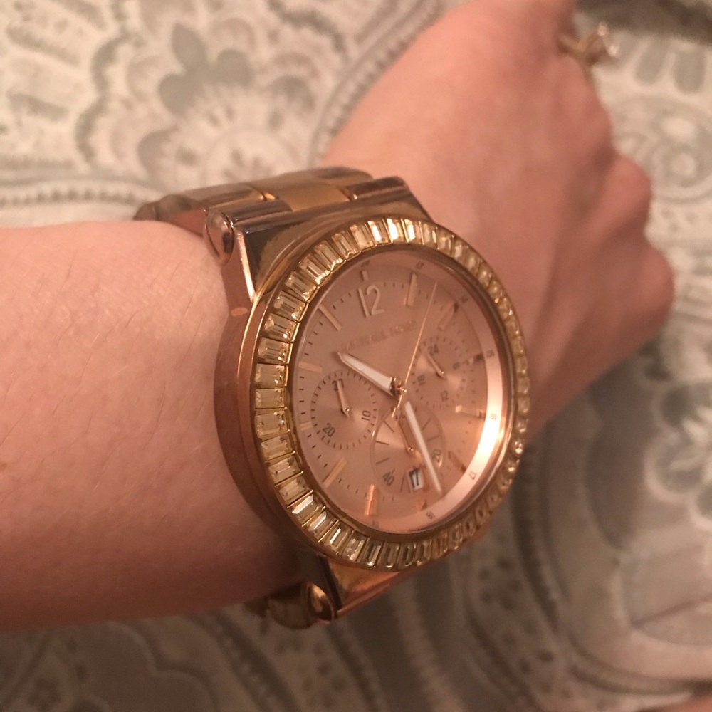 Michael Kors Watch - Picture 4 of 8